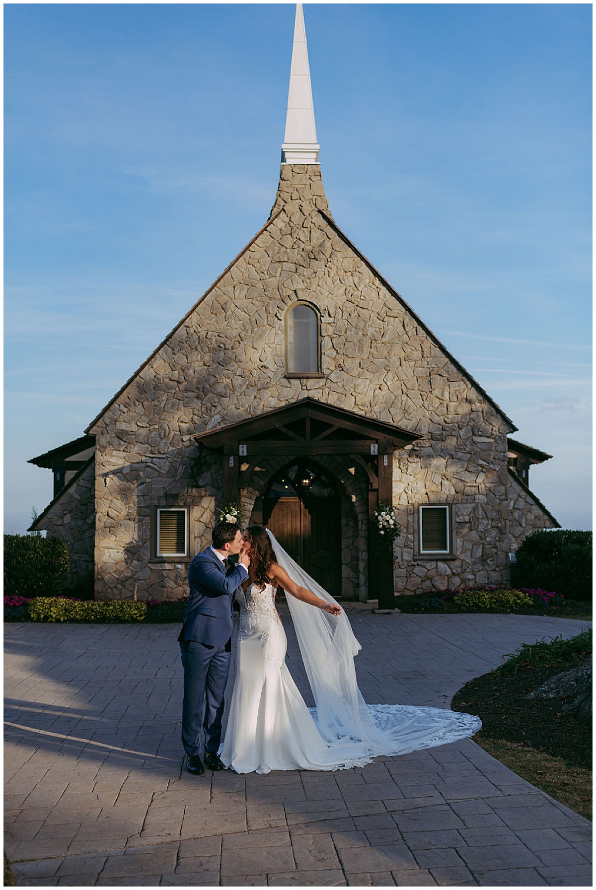 SC Live Wedding Painter at The Cliffs at Glassy Chapel, Glassy Mountain Wedding